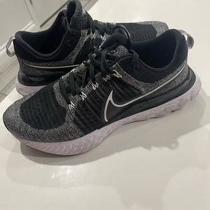 Nike react flyknit size 11